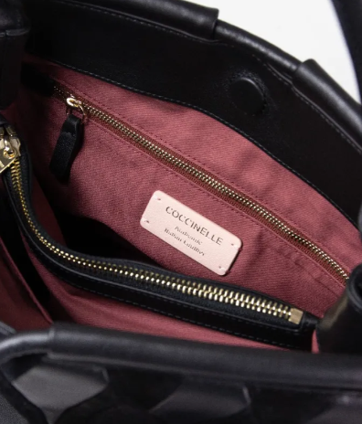 Coccinelle_Borsa_Lisbet_Large_A_I_2025_Pelle_Camoscio_Catalogo_Pelletteria_Falchini_Siena_Nero_Interno