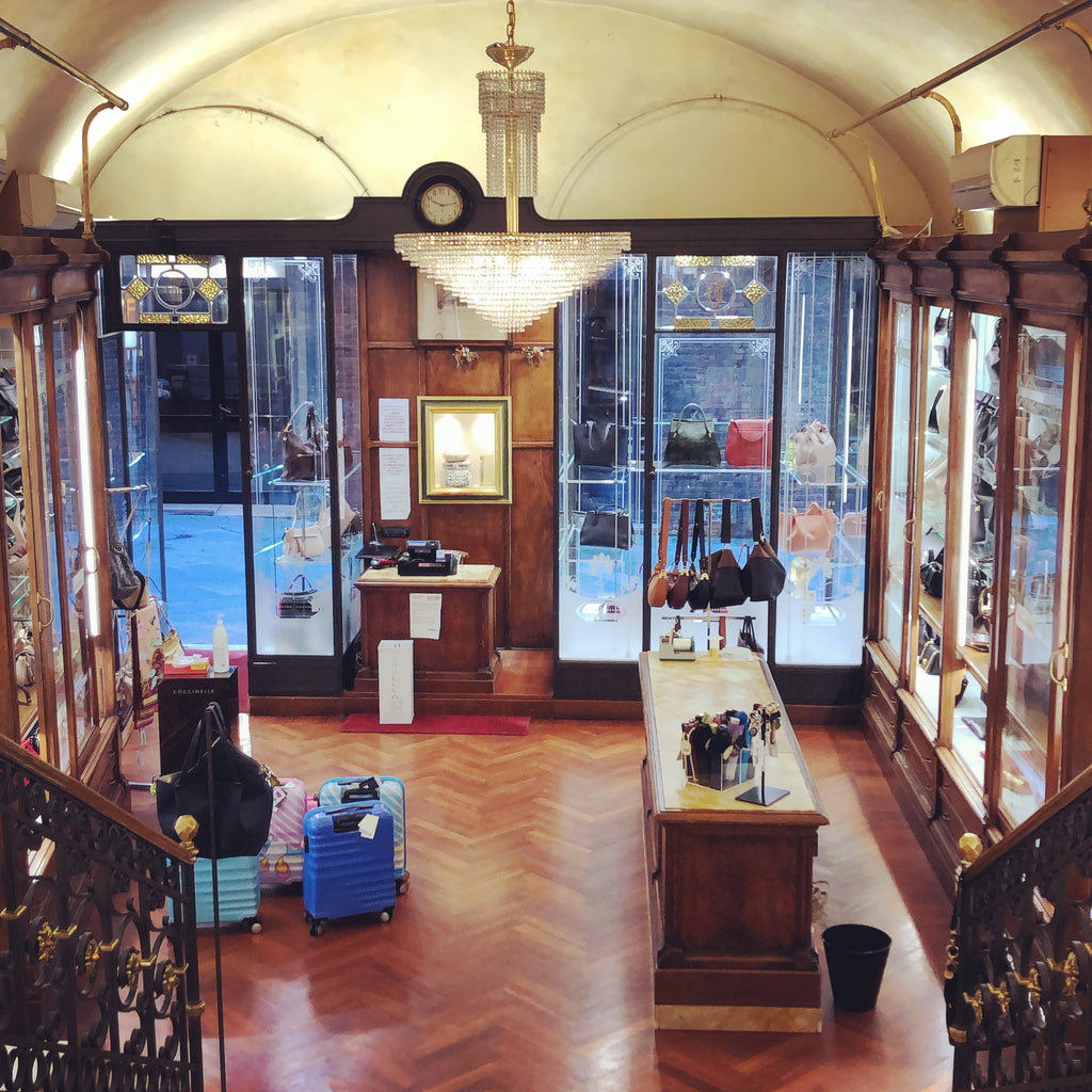 Pelletteria Falchini - Negozio di borse Siena. Interno del Negozio 