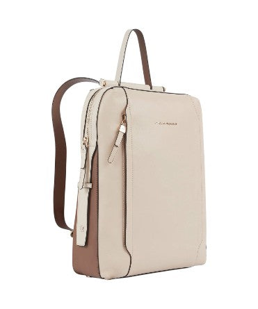 Piquadro_Zaino_Pelle_Circle_14_circle_collection_pelletteria_falchini_siena_codice_sconto_quiet_luxury_style_business_travel_style_professional_look_organize_your_life_must_have_2026_beige_cuoio_laterale