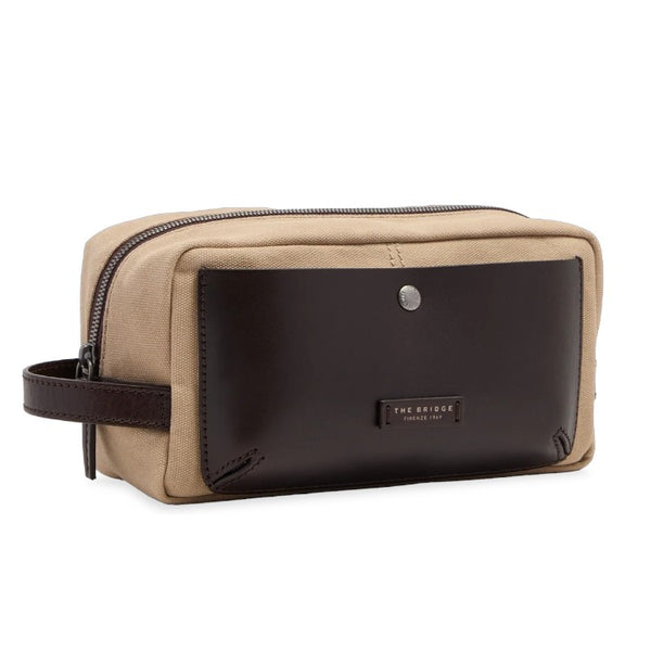 The_Bridge_Beauty_Case_Igor_the_bridge_firenze_pelletteria_falchini_siena_cuoio_toscano_concia_vegetale_made_in_italy_handcrafted_leather_vintage_aesthetic_boho_chic_style_old_money_look_heritage_quality_slow_fashion_iconic_bag_storia_collection_must_have_2026_laterale