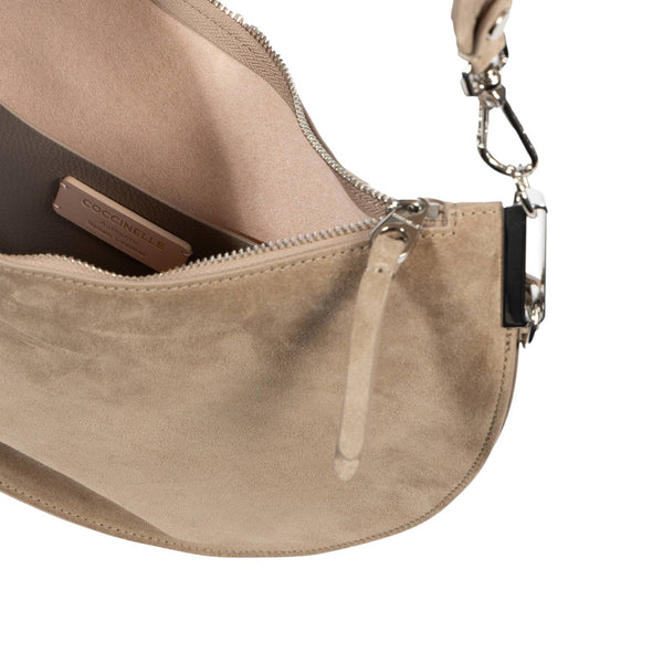 coccinelle_borsa_sunup_suede_medium_camoscio_intreccio_falchini_siena_warm_taupe_interno