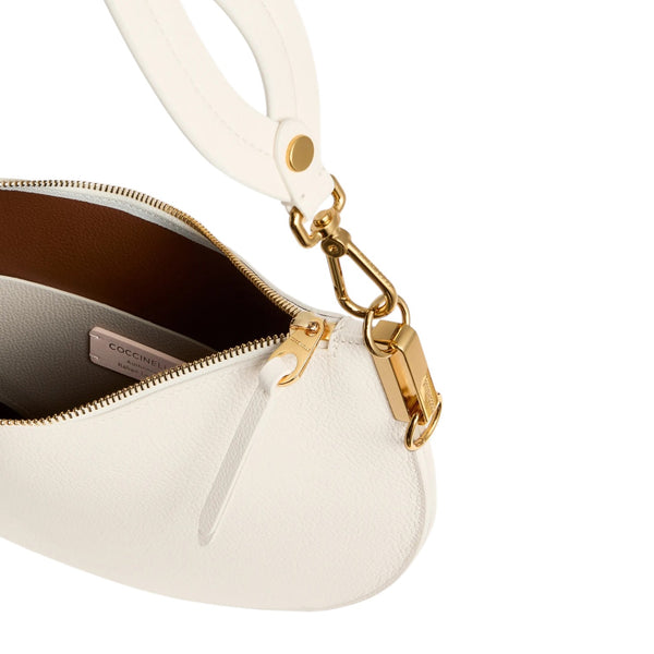 coccinelle_sunup_medium_borsa_spalla_lavoro_pelle_grana_capiente_2026_falchini_siena_pearl_cognac_interno