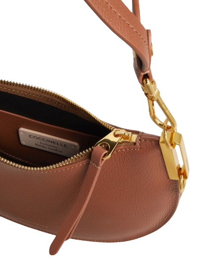 coccinelle_sunup_small_borsa_spalla_pelle_grana_hobo_chic_2026_falchini_siena_cognac_nero_interno