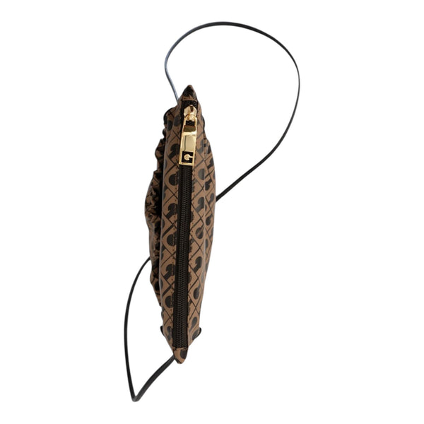gherardini_tracollina_flat_softy_pochette_piatta_crossbody_leggera_2026_falchini_siena_toffee_chiusura