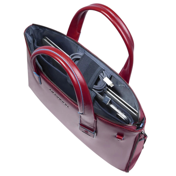 piquadro_blue_square_cartella_14_iconic_blue_rim_corporate_core_business_luxury_leather_2026_falchini_siena_rosso_interno