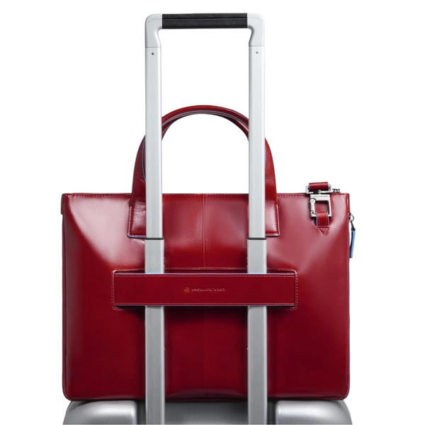 piquadro_blue_square_cartella_14_iconic_blue_rim_corporate_core_business_luxury_leather_2026_falchini_siena_rosso_trolley