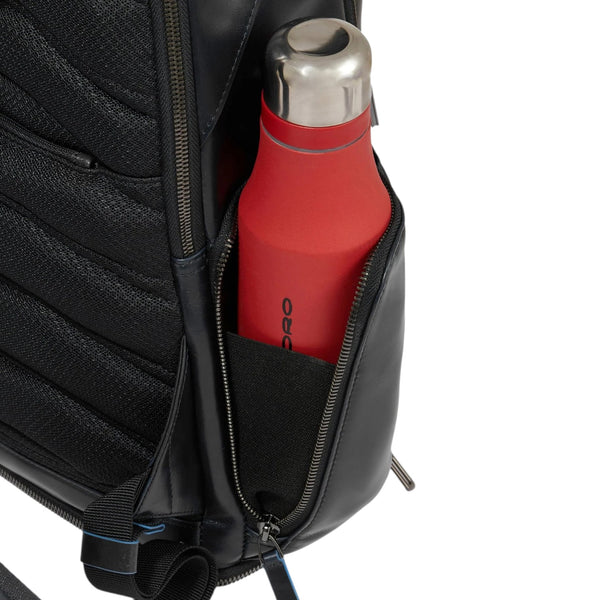 piquadro_blue_square_zaino_pelle_porta_pc_15_6_ca6592b2bm_business_backpack_luxury_2026_falchini_siena_blu_borraccia
