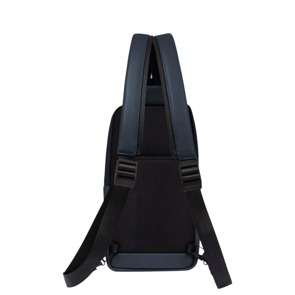 piquadro_corner20_monospalla_sling_bag_pelle_tech_urban_style_2026_falchini_siena_blu_continuativo_zaino