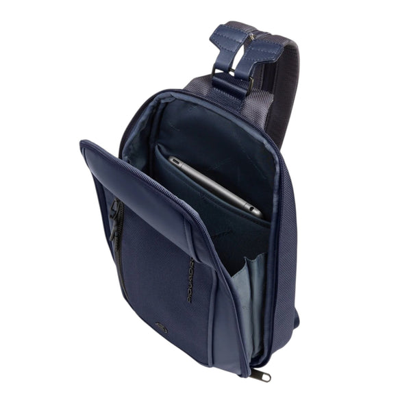 piquadro_lyss_monospalla_zaino_techwear_aesthetic_urban_sling_bag_smart_commuting_2026_falchini_siena_blu_interno