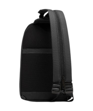 piquadro_lyss_monospalla_zaino_techwear_aesthetic_urban_sling_bag_smart_commuting_2026_falchini_siena_nero_Posteriore