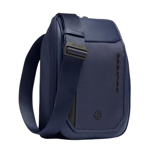 piquadro_lyss_small_borsetto_tracolla_pelle_crossbody_bag_urban_luxury_2026_falchini_siena_blu_posteriore