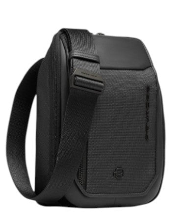 piquadro_lyss_small_borsetto_tracolla_pelle_crossbody_bag_urban_luxury_2026_falchini_siena_nero_laterale